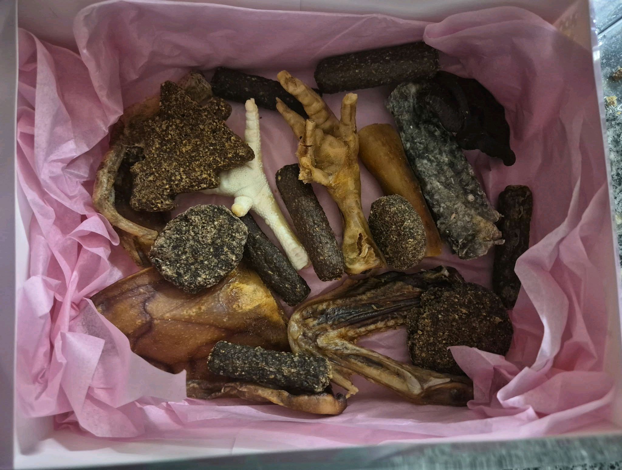 Mixed bundle of all natural dog treats. Gluten free, long lasting and daily chews
